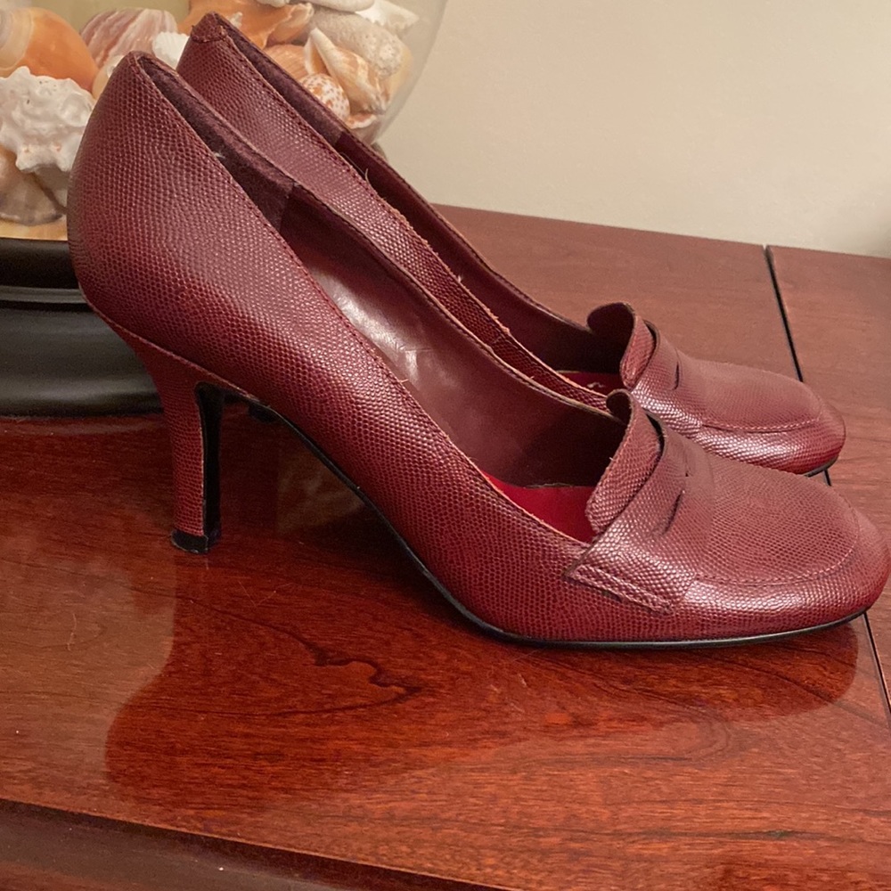 Bandolino Boyoko Vintage 90s Maroon Red Textured SZ 6.5M Classic Leather Heels - Picture 3 of 14